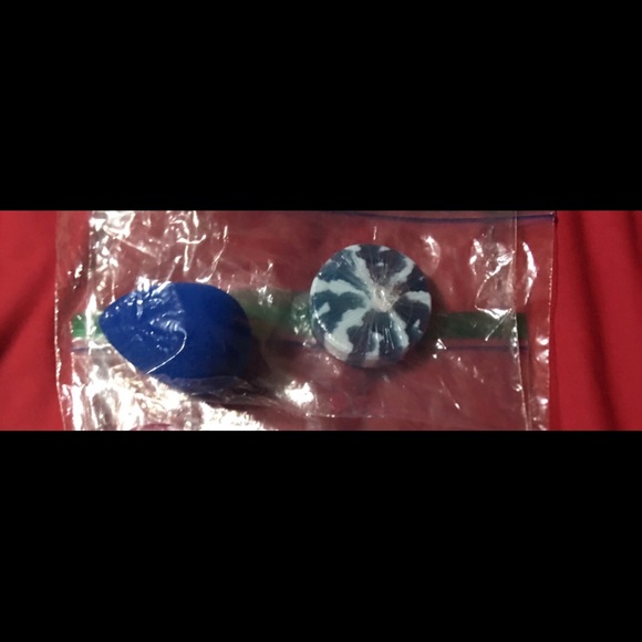 New without package Beauty Blenders with soaps: Blue, Pink, Yellow and Green - Picture 4 of 6